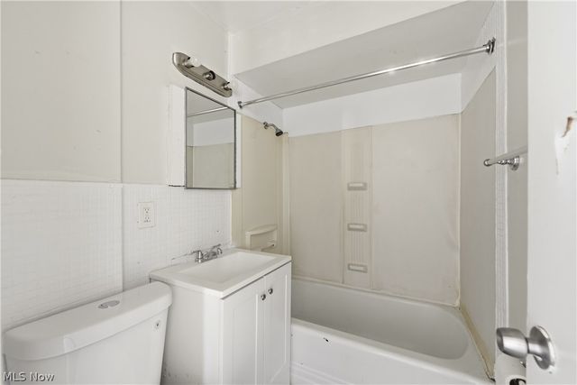 5838 Portage Avenue, Cleveland, OH 44127