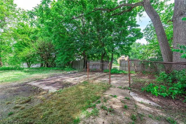 5838 Portage Avenue, Cleveland, OH 44127