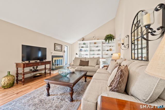 168 Hollister Way South, Glastonbury, CT 06033