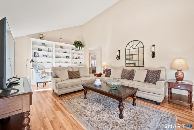 168 Hollister Way South, Glastonbury, CT 06033