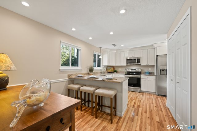 168 Hollister Way South, Glastonbury, CT 06033