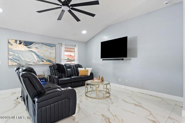 487 PORTOBELLO Drive, Jacksonville, FL 32221