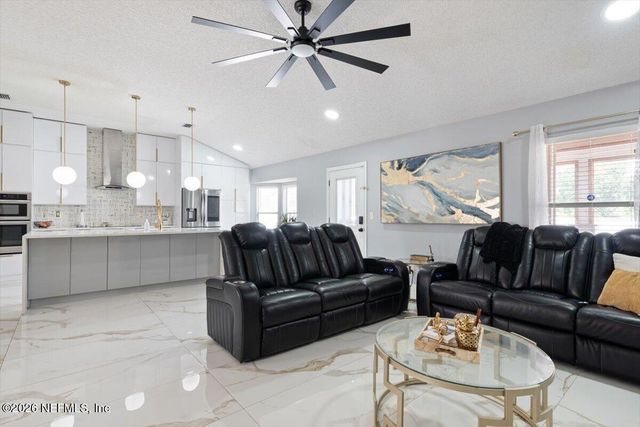 487 PORTOBELLO Drive, Jacksonville, FL 32221