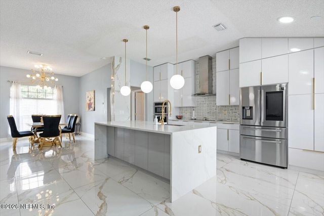 487 PORTOBELLO Drive, Jacksonville, FL 32221