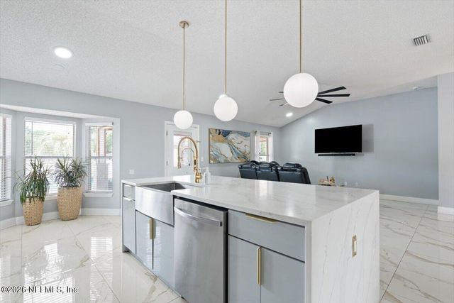 487 PORTOBELLO Drive, Jacksonville, FL 32221