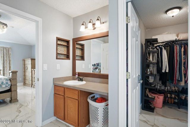 487 PORTOBELLO Drive, Jacksonville, FL 32221