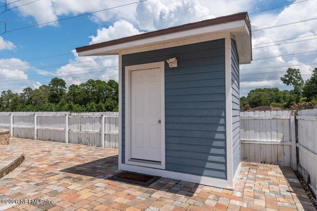 487 PORTOBELLO Drive, Jacksonville, FL 32221