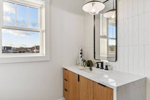 32 Birch Brook Landing 9, Lynn, MA 01905