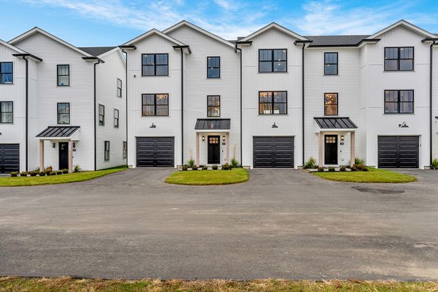 32 Birch Brook Landing 9, Lynn, MA 01905
