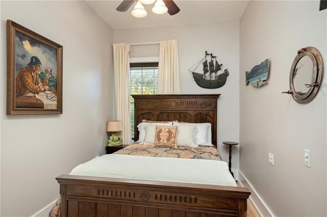 1 Hawthorne Place, Independence, MO 64052