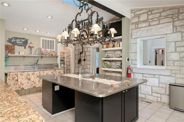 1 Hawthorne Place, Independence, MO 64052