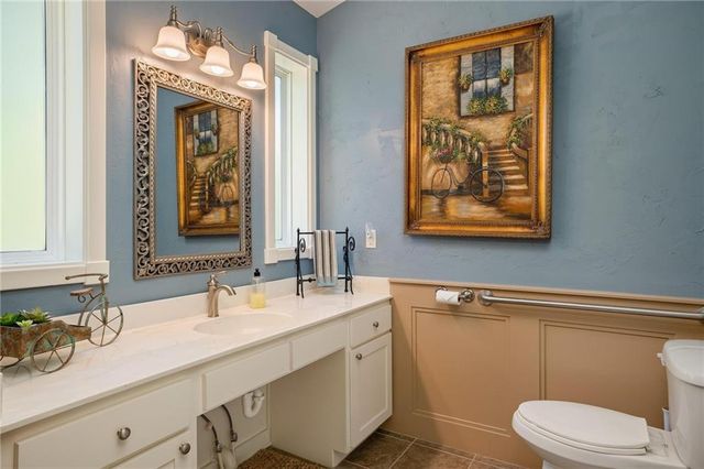 1 Hawthorne Place, Independence, MO 64052