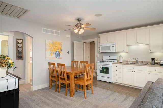 1 Hawthorne Place, Independence, MO 64052