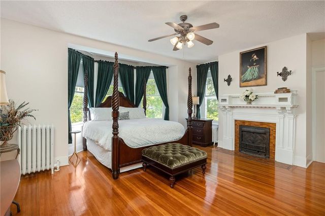 1 Hawthorne Place, Independence, MO 64052