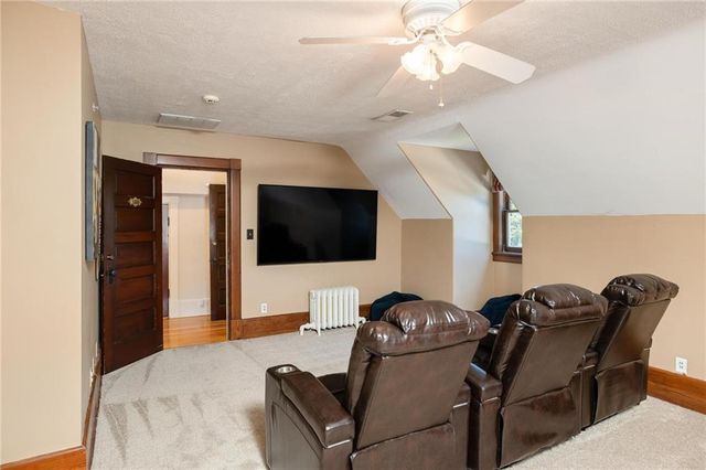1 Hawthorne Place, Independence, MO 64052