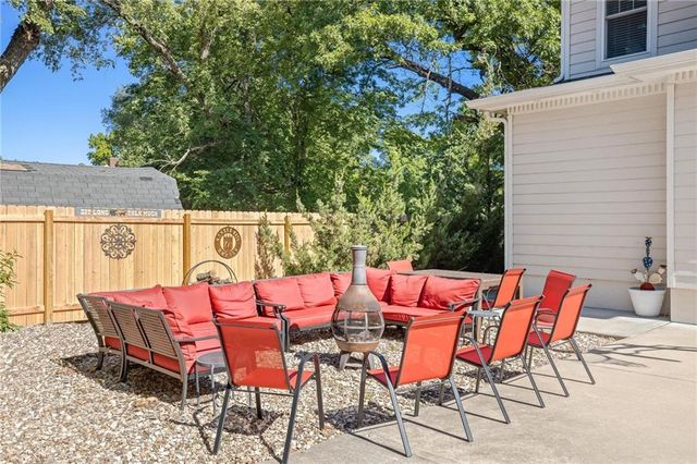 1 Hawthorne Place, Independence, MO 64052