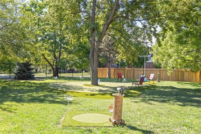 1 Hawthorne Place, Independence, MO 64052