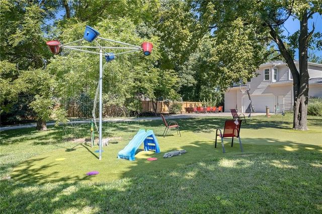 1 Hawthorne Place, Independence, MO 64052