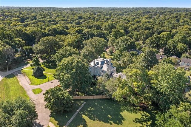 1 Hawthorne Place, Independence, MO 64052
