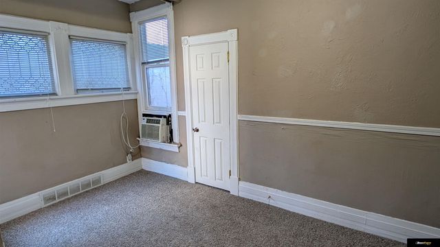 1111 Park Avenue, Omaha, NE 68105