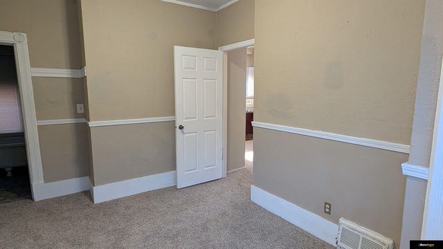 1111 Park Avenue, Omaha, NE 68105