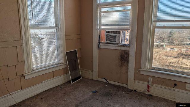 1111 Park Avenue, Omaha, NE 68105