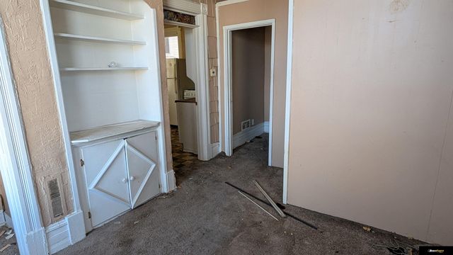 1111 Park Avenue, Omaha, NE 68105