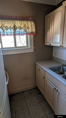 1111 Park Avenue, Omaha, NE 68105