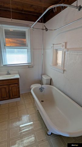 1111 Park Avenue, Omaha, NE 68105