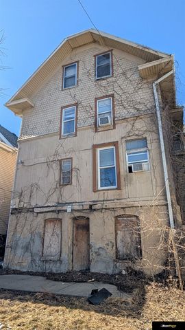 1111 Park Avenue, Omaha, NE 68105