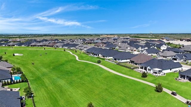 10817 Drinkwater Drive, Denton, TX 76207