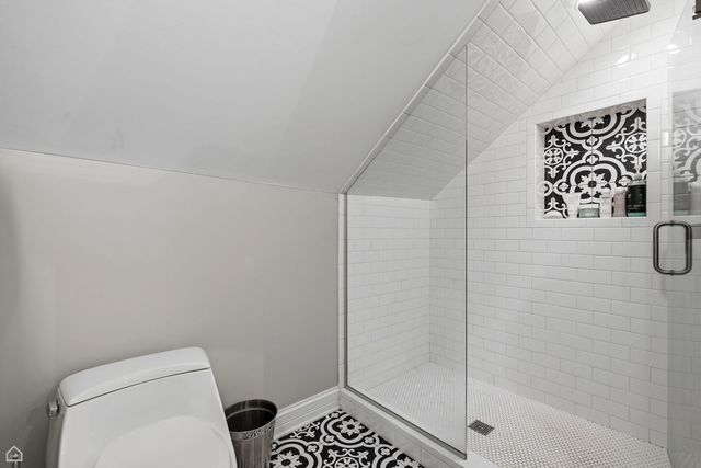 5822 N Sacramento Avenue, Chicago, IL 60659