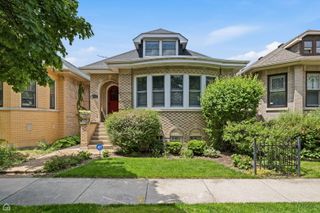 5822 N Sacramento Avenue, Chicago, IL 60659