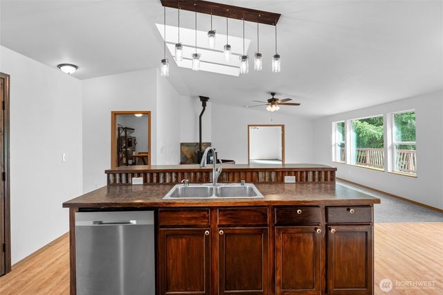 61 Packard Lane, Elma, WA 98541