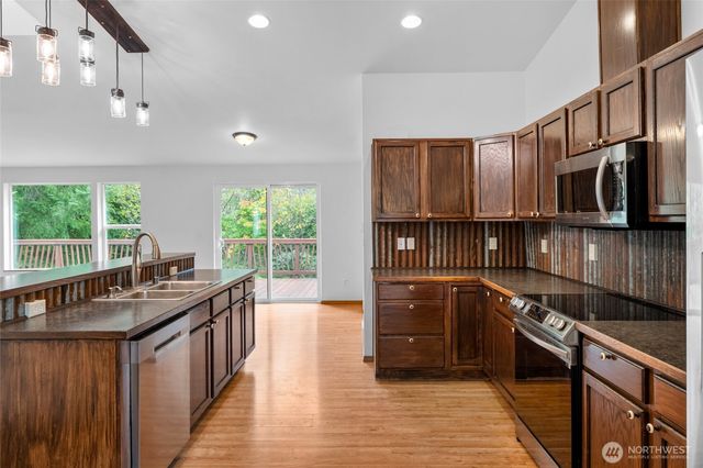 61 Packard Lane, Elma, WA 98541