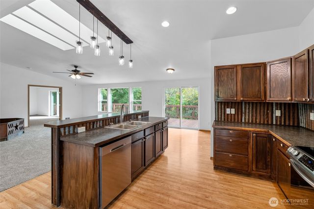 61 Packard Lane, Elma, WA 98541