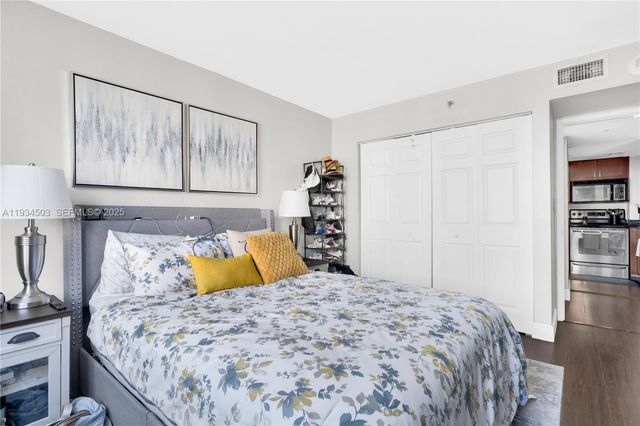 770 Claughton Island Dr 1113, Miami, FL 33131