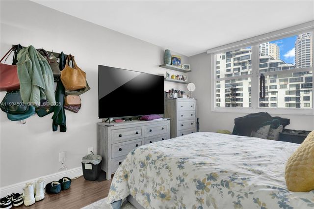 770 Claughton Island Dr 1113, Miami, FL 33131