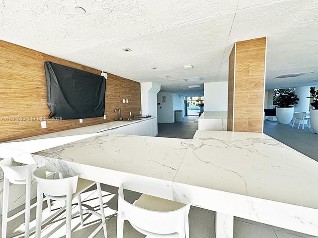 770 Claughton Island Dr 1113, Miami, FL 33131