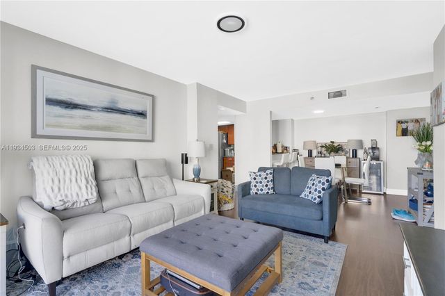 770 Claughton Island Dr 1113, Miami, FL 33131