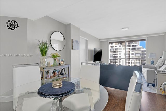 770 Claughton Island Dr 1113, Miami, FL 33131