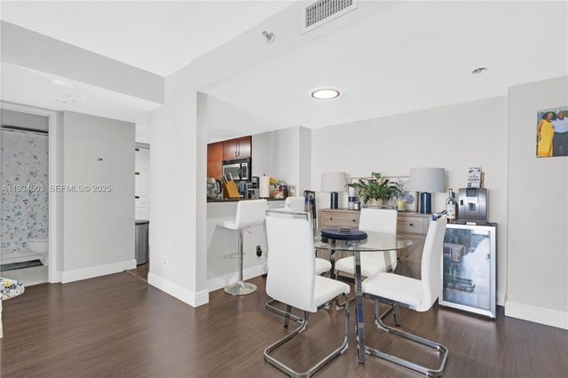 770 Claughton Island Dr 1113, Miami, FL 33131