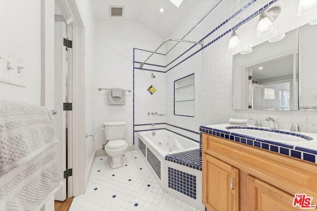 607 Ashland Avenue, Santa Monica, CA 90405