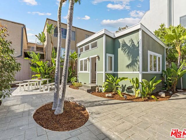 607 Ashland Avenue, Santa Monica, CA 90405