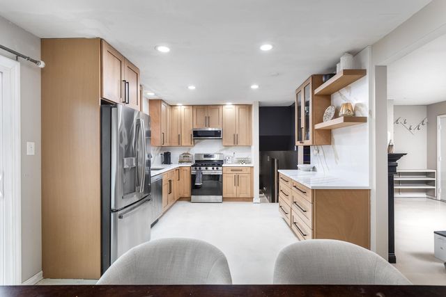 207 Diana Street, Shorewood, IL 60404