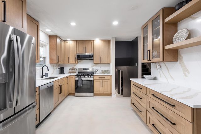 207 Diana Street, Shorewood, IL 60404