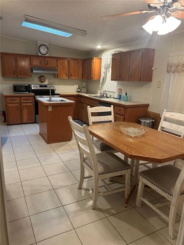 252 RITA BEE AVENUE, Davenport, FL 33897