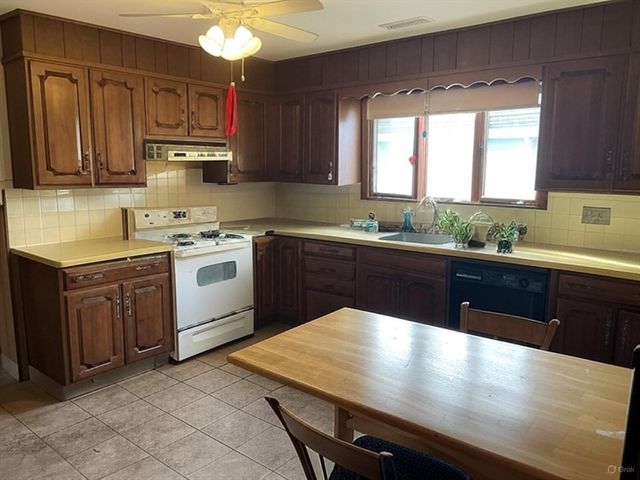 27 Vincent Ave 2, Belmont, MA 01248