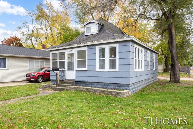 1061 E Forest Avenue, Muskegon, MI 49442