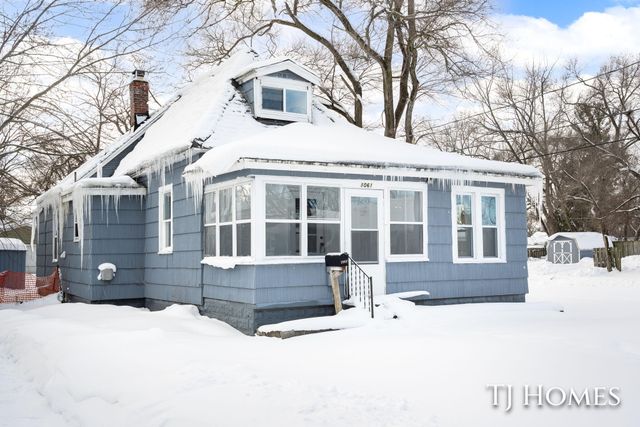1061 E Forest Avenue, Muskegon, MI 49442